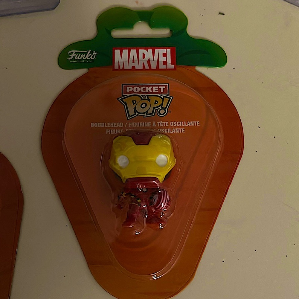 These are marvel funko minis keychains (Quantity 2pcs)